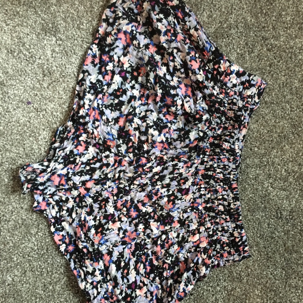 American Eagle flowy shorts